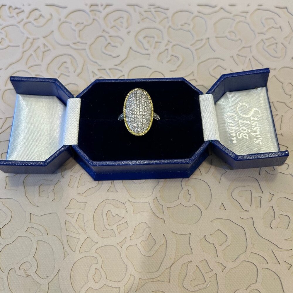 18kt White & Yellow Gold Ring with White & Canary Yellow Diamonds